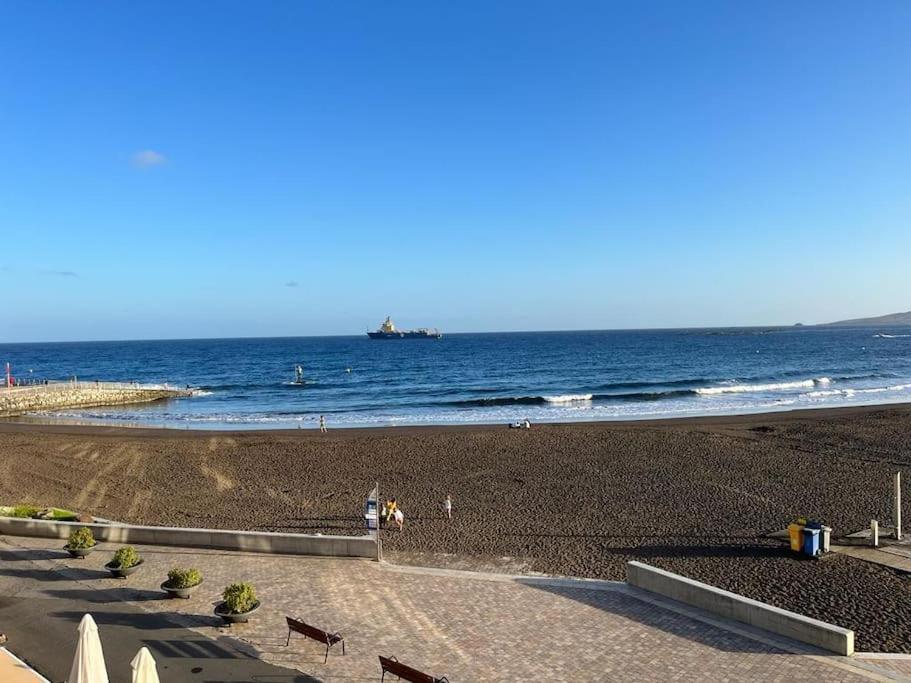 Pieds Dans L'Eau - Vue Sur Mer - Playa De Melenara Bagian luar foto